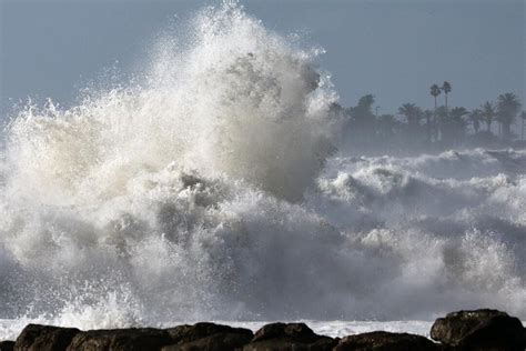 Huge waves expected to hit Southern California beaches this week